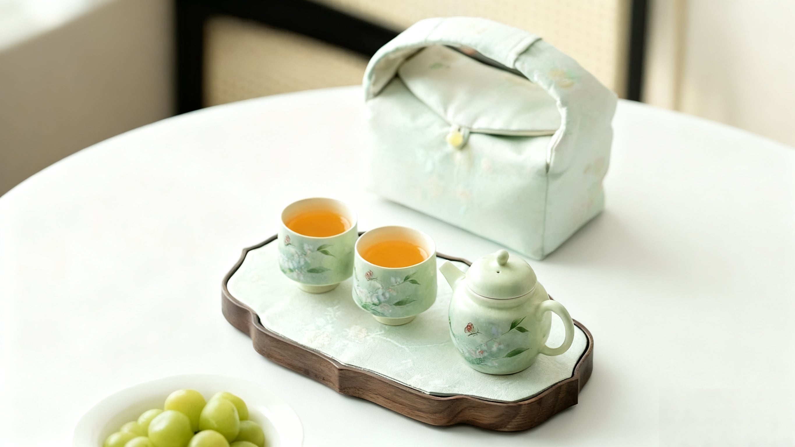 The Perfect Gift for Tea-Loving Women: A Curated Guide