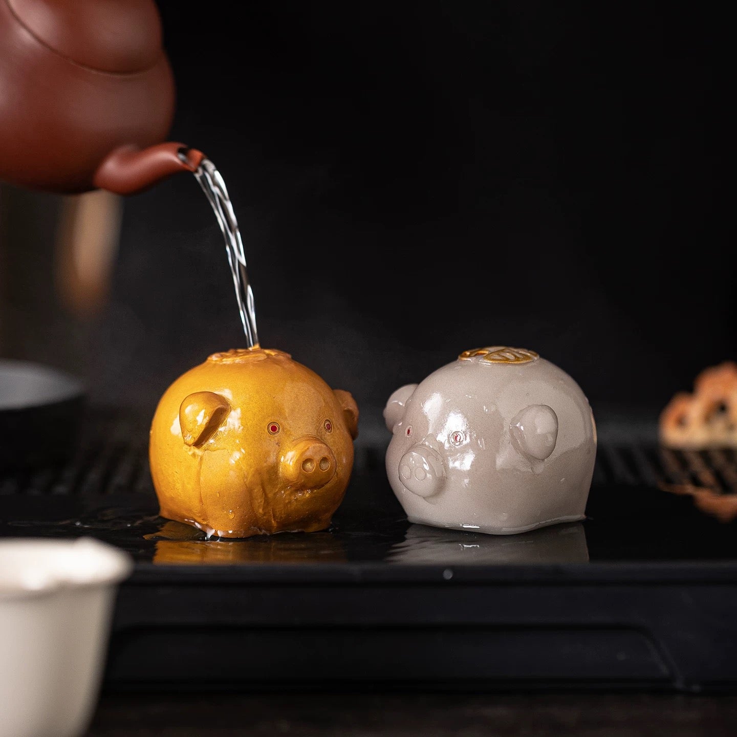 Color-Change Animal Tea Pets : Pig Tea Pet - White & Gold - 2 PCS - Seekcase