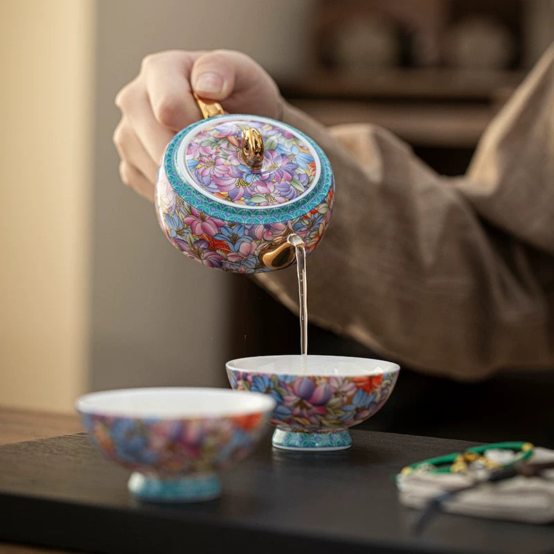 Lily Maximalist Travel Tea Set