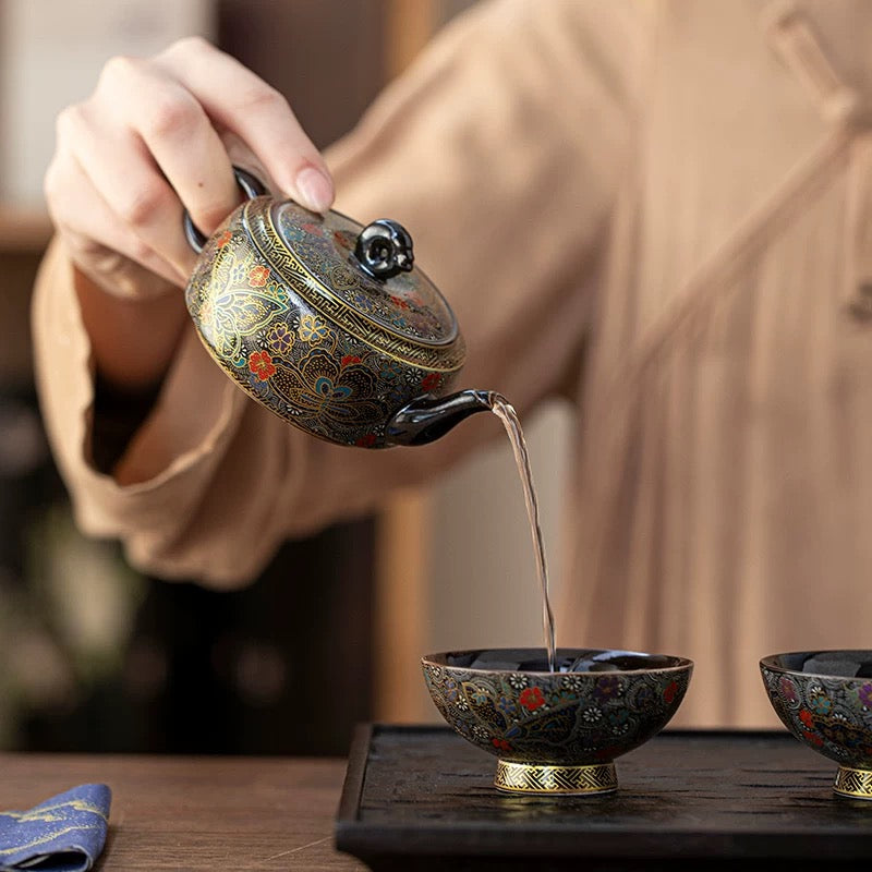 Obsidian Maximalist Travel Tea Set