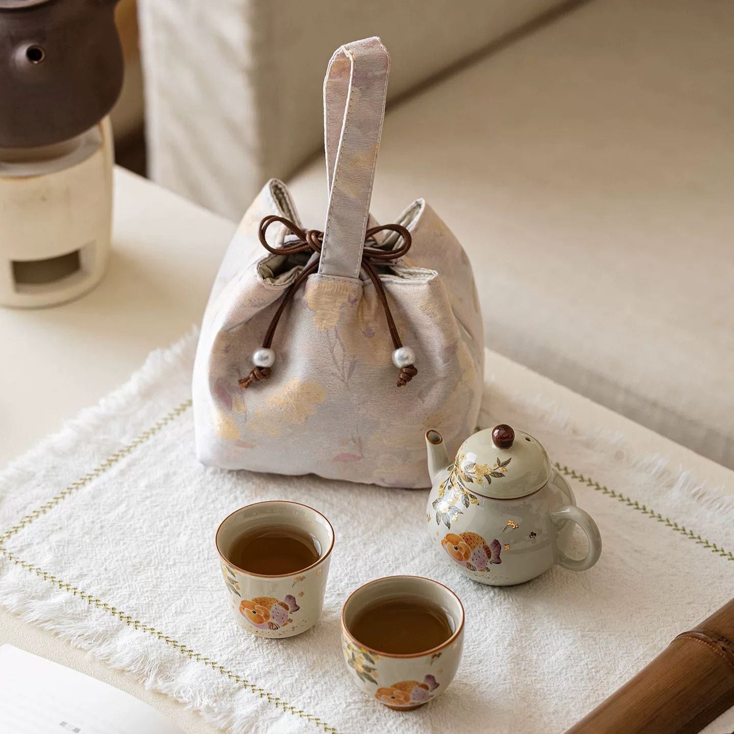 Little Goldfish Portable Tea Set : - Seekcase